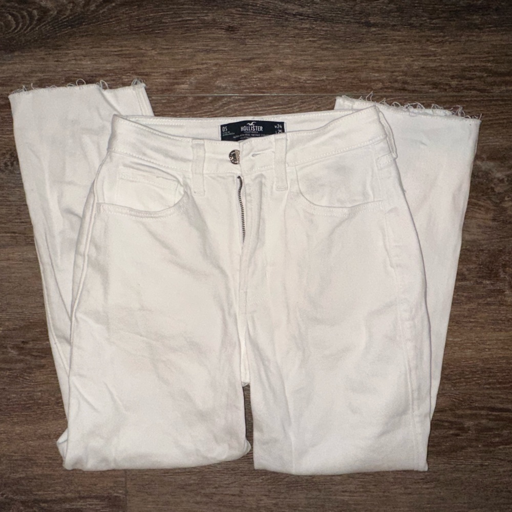 Hollister Ultra High Rise Vintage Straight Jean
